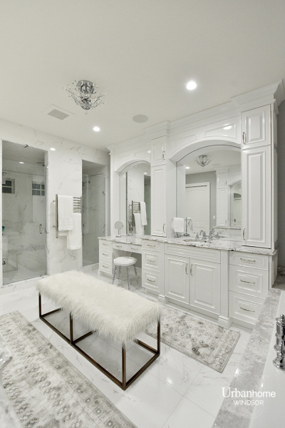 White Grand en-suite Bedroom in a comfortable luxury interior design