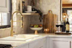 Lakeshore Lakehouse Design - Back Splash in Kitchen