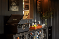 Lakeshore Lakehouse Design -  Bar