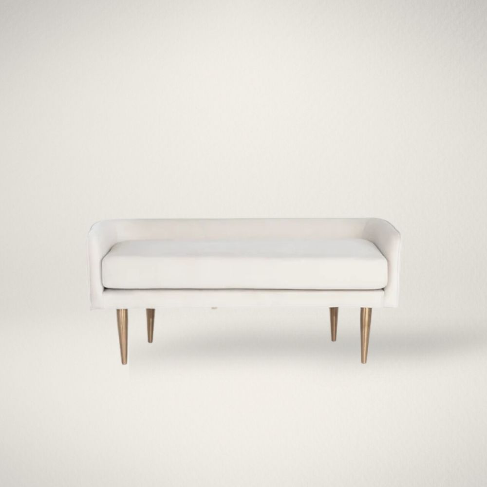 SP SAMMY White upholstered bench with slim curved backrest and tapered gold-finished legs.